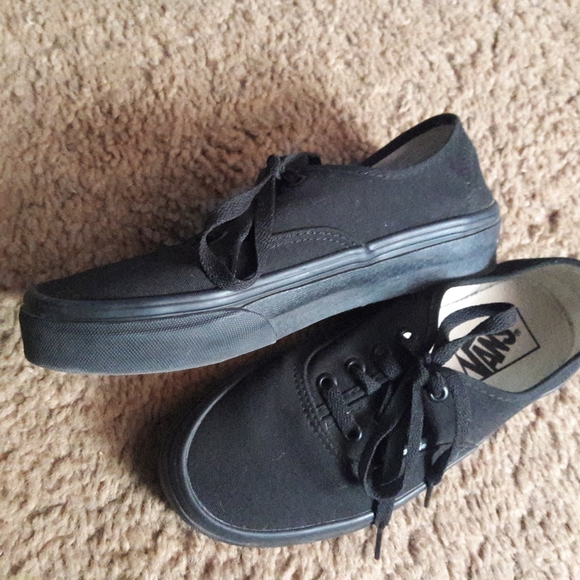 vans low cut black